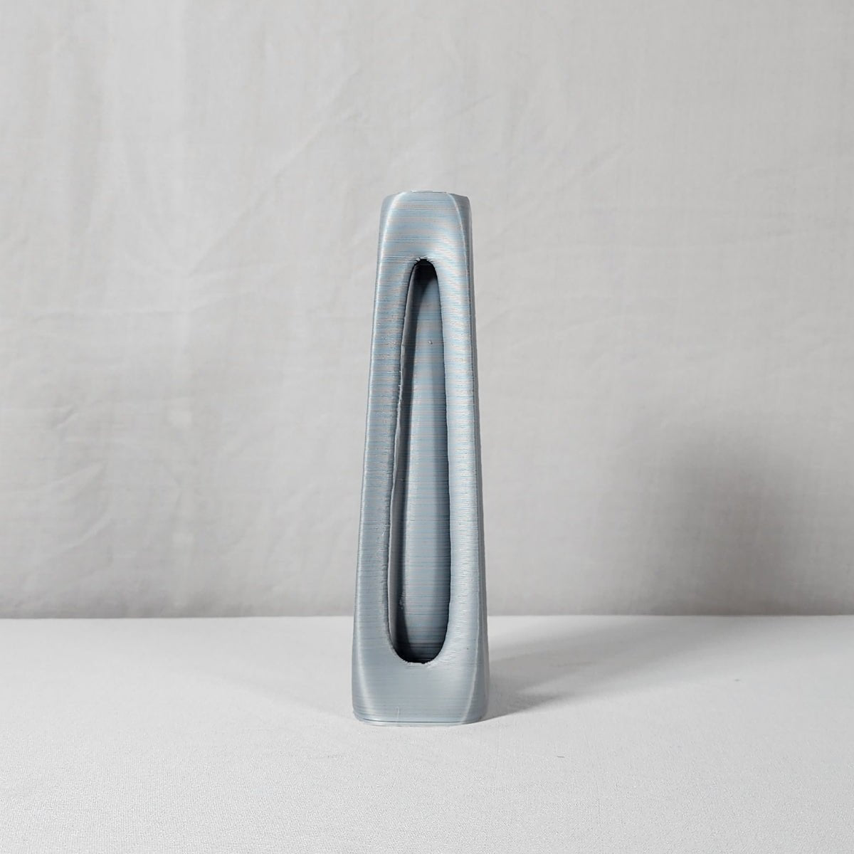 Reliquiae Souvenir Plant - Based Exotic Titanium Vase – Home Decor on Brown Living™. SKU: RESOEDPLETA106. Img 2.