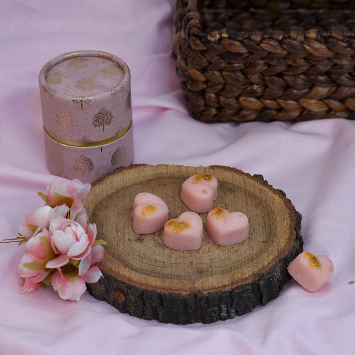Rose Heart Wax Melts – Candles & Fragrances on Brown Living™. SKU: ANCA045. Img 1.