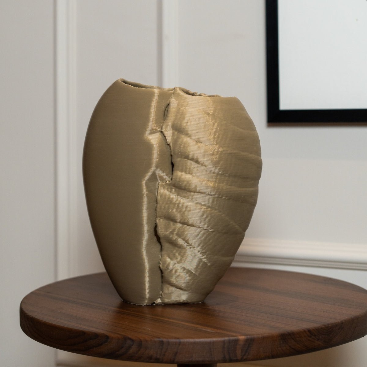 Shining Duality Plant - Based Exotic Titanium Vase – Home Decor on Brown Living™. SKU: SHDUEDPLETA028. Img 1.