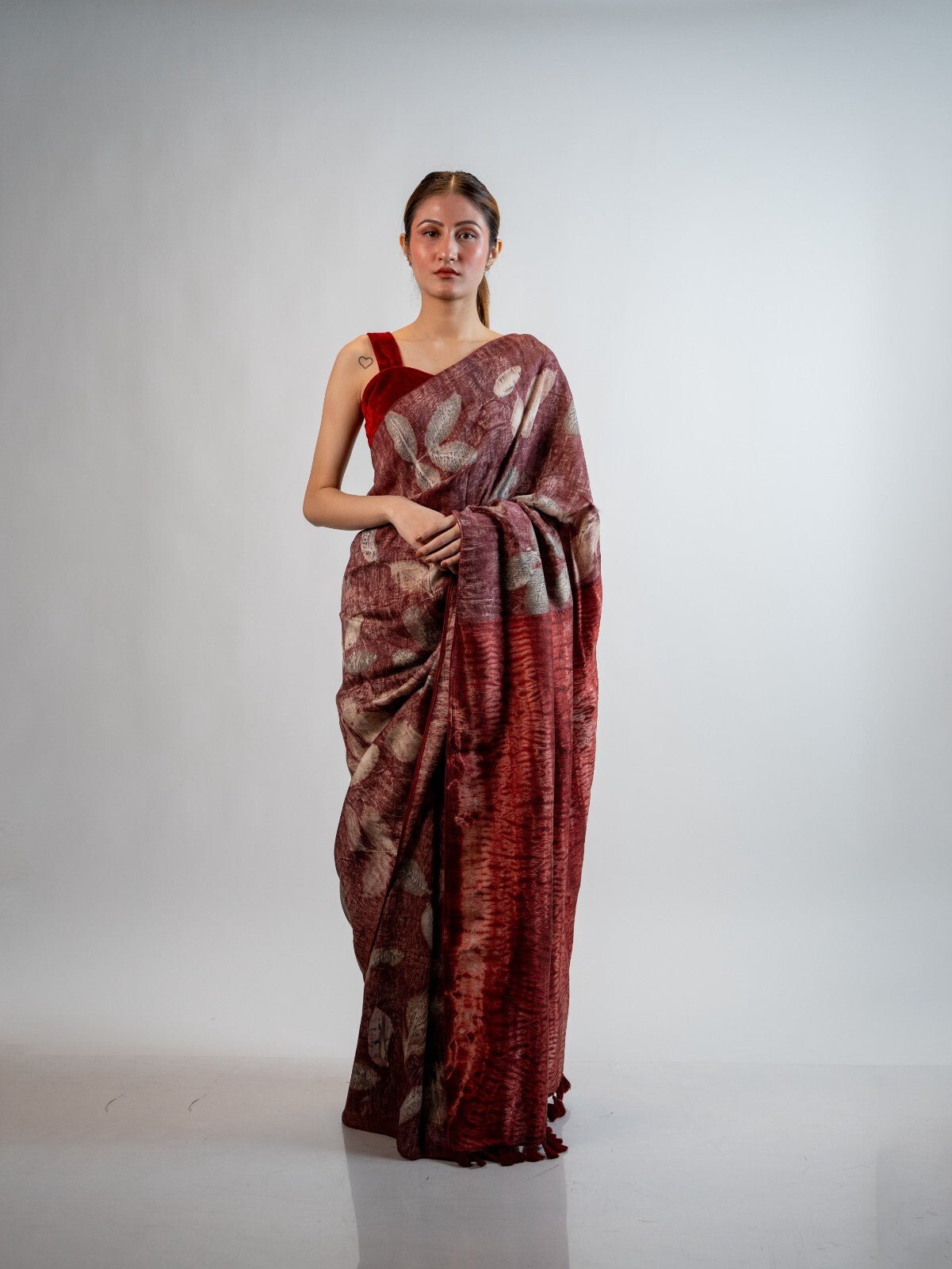 Sinduri Sari Silk | Handwoven Pure Silk Sari in Deep Red Hue – Womens Saree on Brown Living™. SKU: sarisunehri. Img 1.