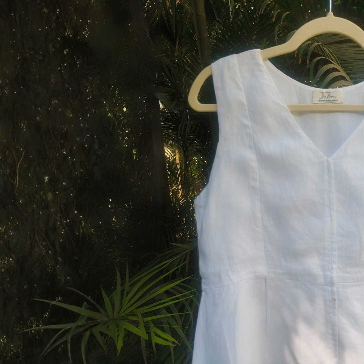 Snowe White Hemp Top – Womens Top on Brown Living™. SKU: JDS6025XS. Img 3.