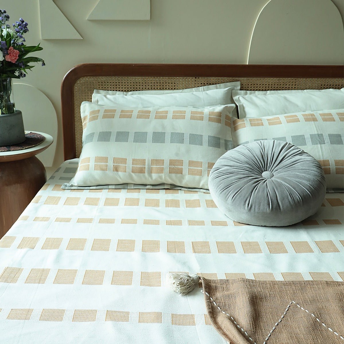 Box Bedcover Set – Bed Linens on Brown Living™. SKU: TGW110045. Img 2.