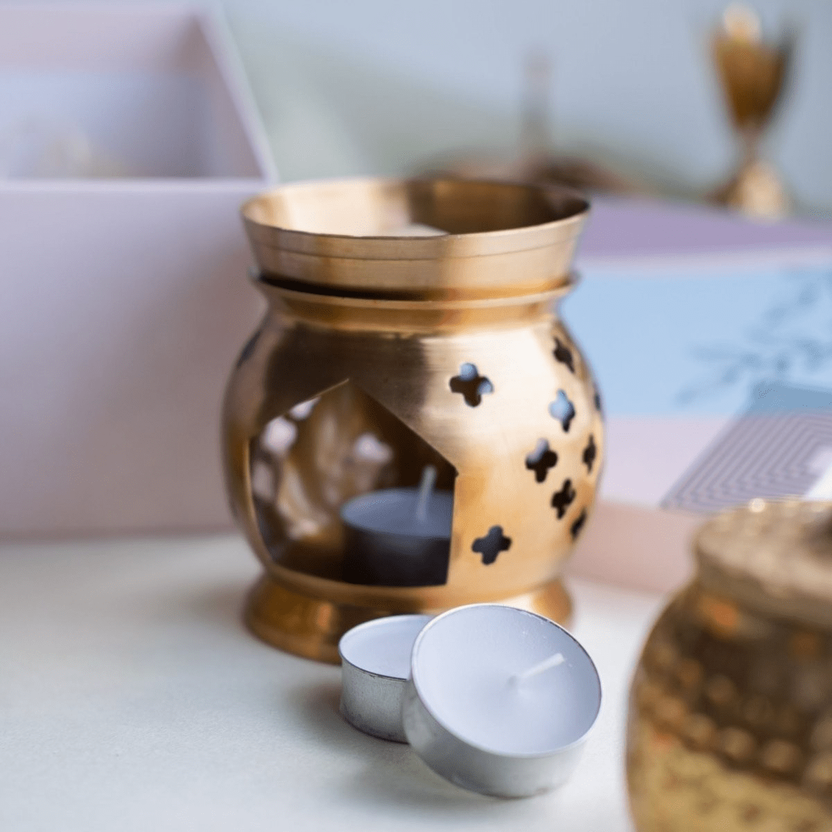 Brass Diffuser Gift Set with 4 Scented Beeswax Melts | Verified Sustainable by Brown Living™