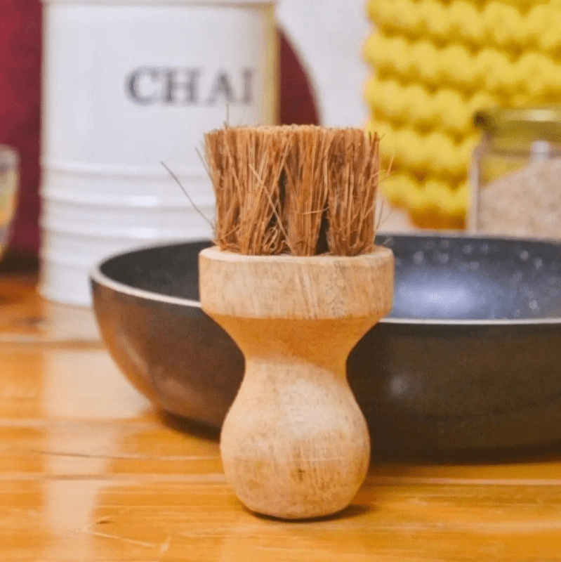 Coconut Coir – Tawa Oil Brush – Kitchen Tools on Brown Living™. SKU: AS - CCTOB - 001. Img 1.