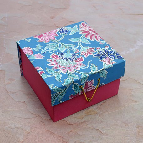 Sustainable Gift Hamper - Cork Planter, Cork Diary & Pen, Cork Coasters, Cork T Light & Scented Candles – Gift Giving on Brown Living™. SKU: MJ00004GF. Img 3.