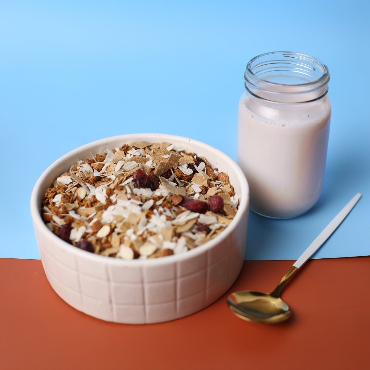 Millet Granola with Cranberries & Almonds - 380g – Cereal & Meusli by GuiltChip available on Brown Living™. 380 g Vegan. SKU: VRO - 00057. Img 4.