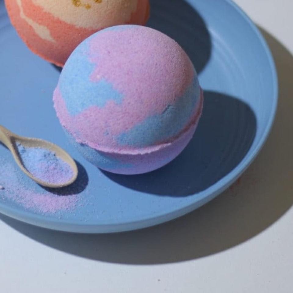 Musk and Oudh Calming Bath Bomb | Verified Sustainable by Brown Living™