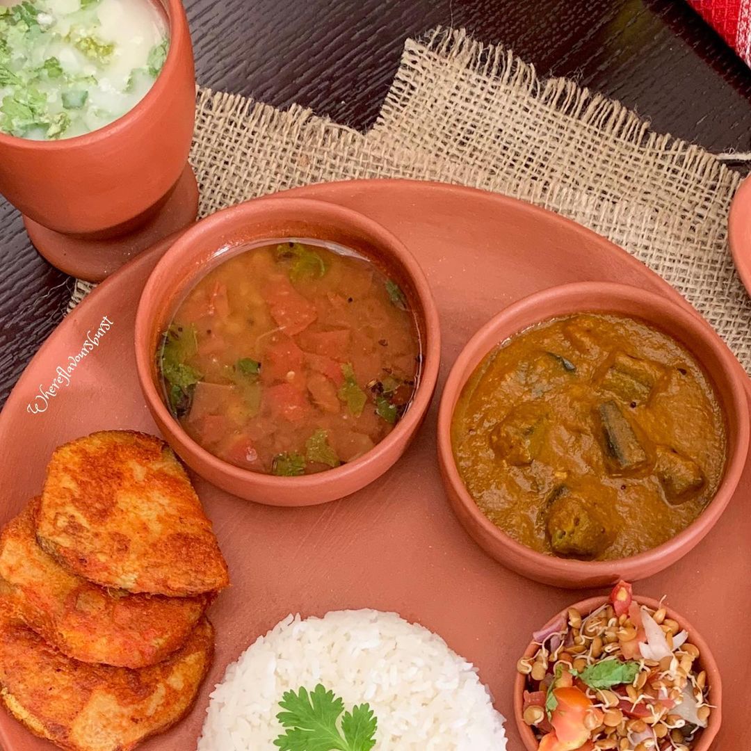 Terracotta 11 Inches Dinner Set – 6 Pcs Handcrafted Clay Set – Dinner Set on Brown Living™. SKU: DS-1. Img 1.