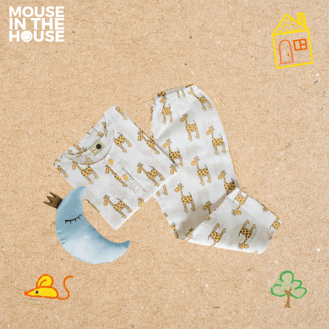 The Curious Giraffe - Unisex Kids Cotton Nightwear – Kids Pyjamas on Brown Living™. SKU: MITHNW-001-1. Img 1.
