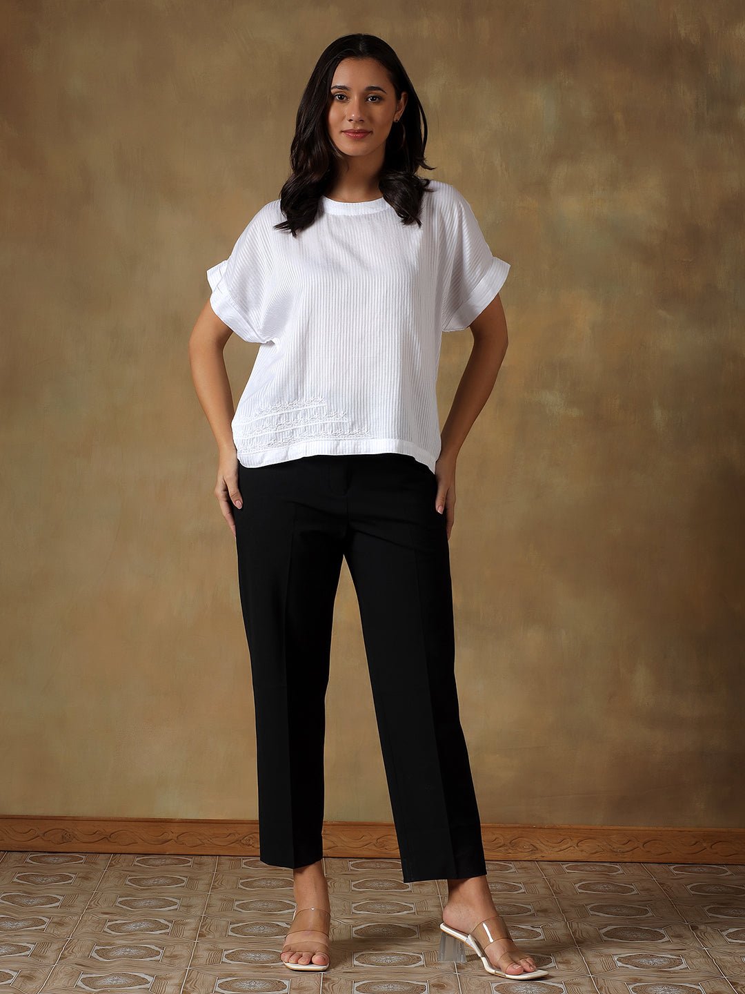 White Freesize Lucknowi Chikankari Box Top | Handcrafted Cotton Top – Womens Top on Brown Living™. SKU: IHANBT01SP. Img 8.