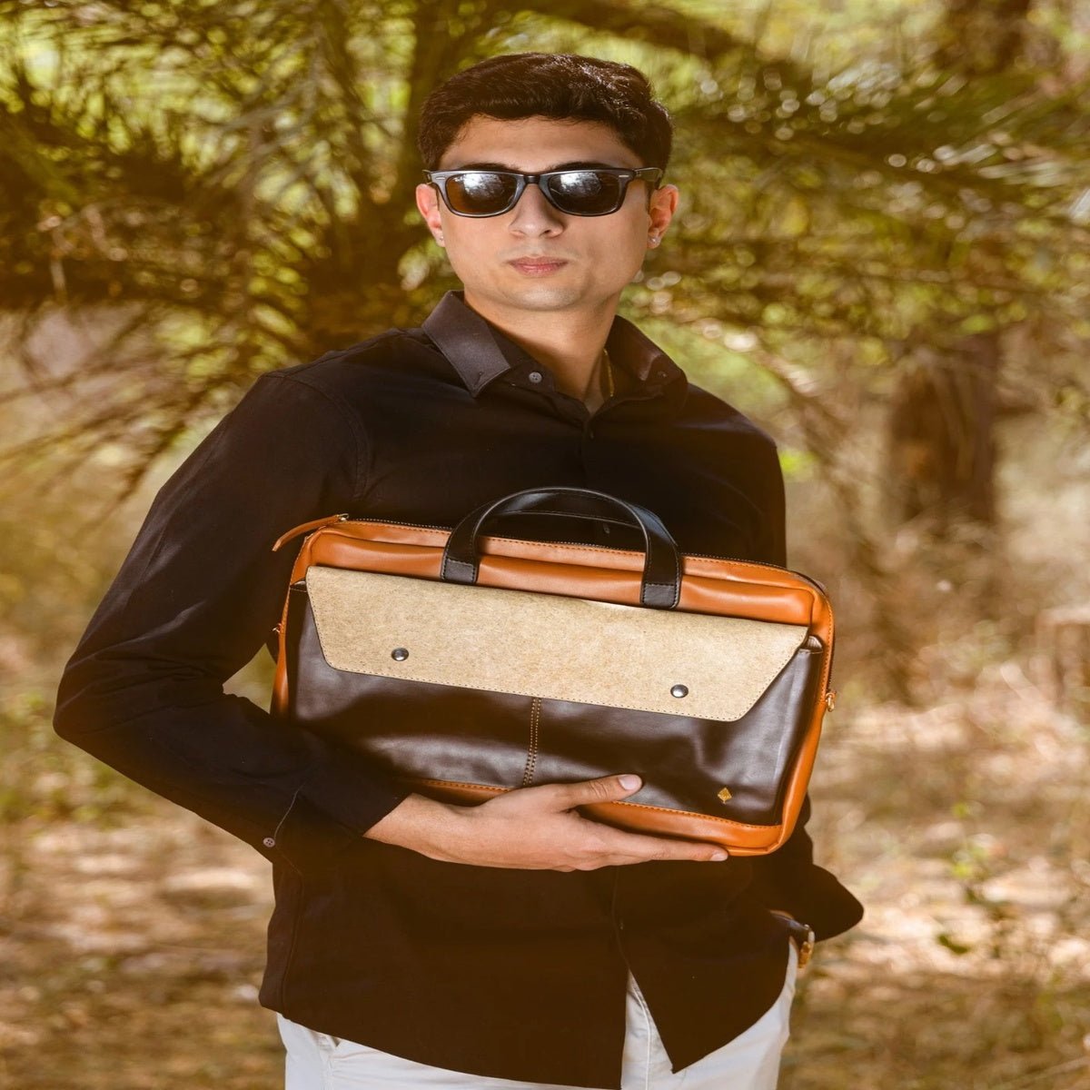 Willow Vegan Leather Laptop Sleeve - Black – Laptop Sleeve on Brown Living™. SKU: LSGH2025 - 5003. Img 6.