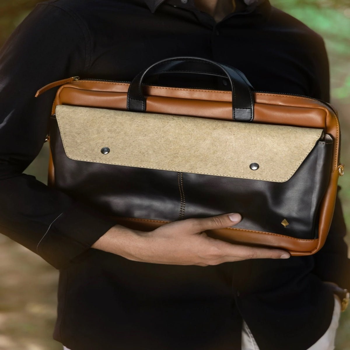 Willow Vegan Leather Laptop Sleeve - Black – Laptop Sleeve on Brown Living™. SKU: LSGH2025 - 5003. Img 7.