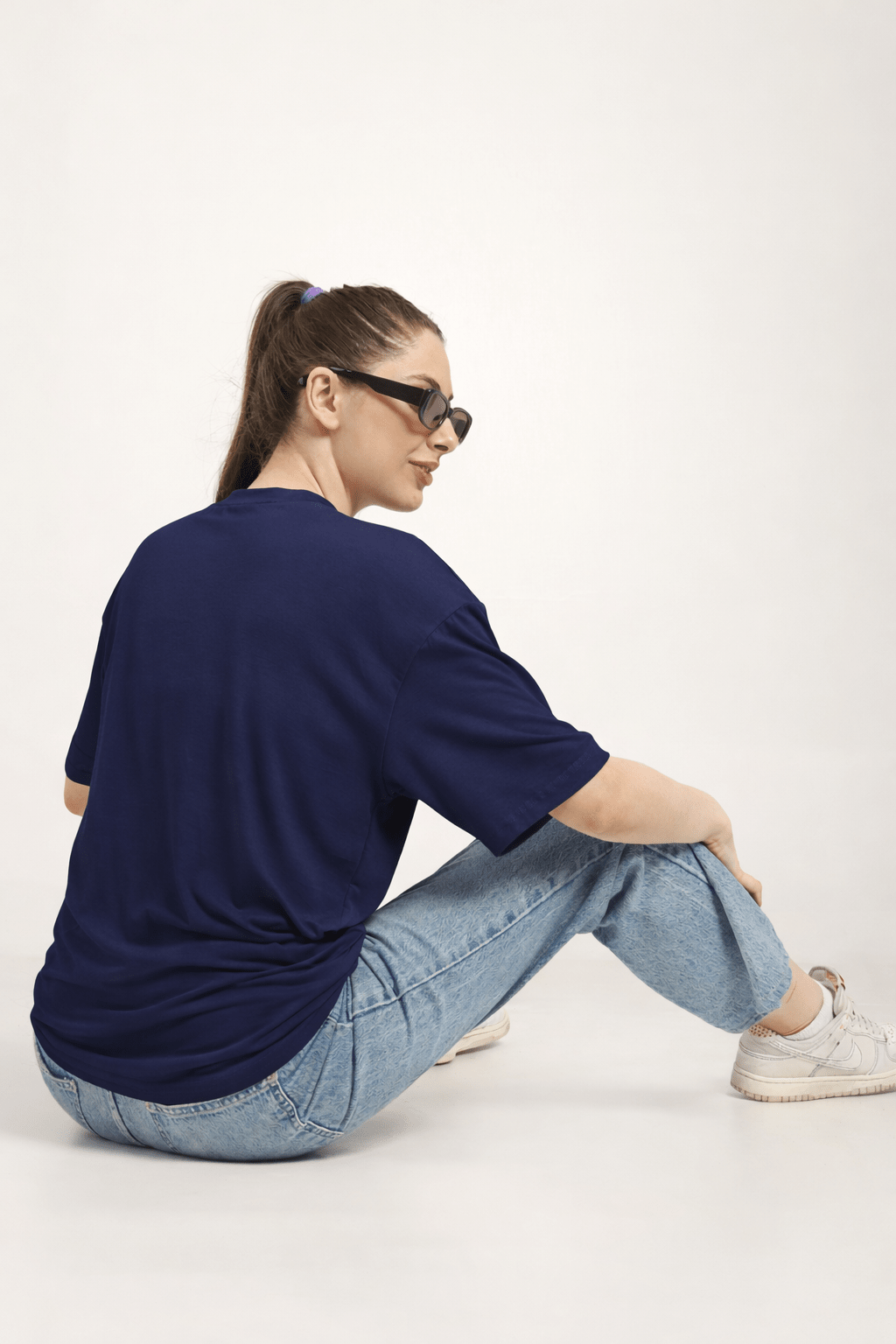 Women Oversized Bamboo Plain T-Shirt – Soft, Breathable & Sustainable – Womens T-Shirt on Brown Living™. SKU: W-PLAIN-OVERSIZ-GRAY-M. Img 25.