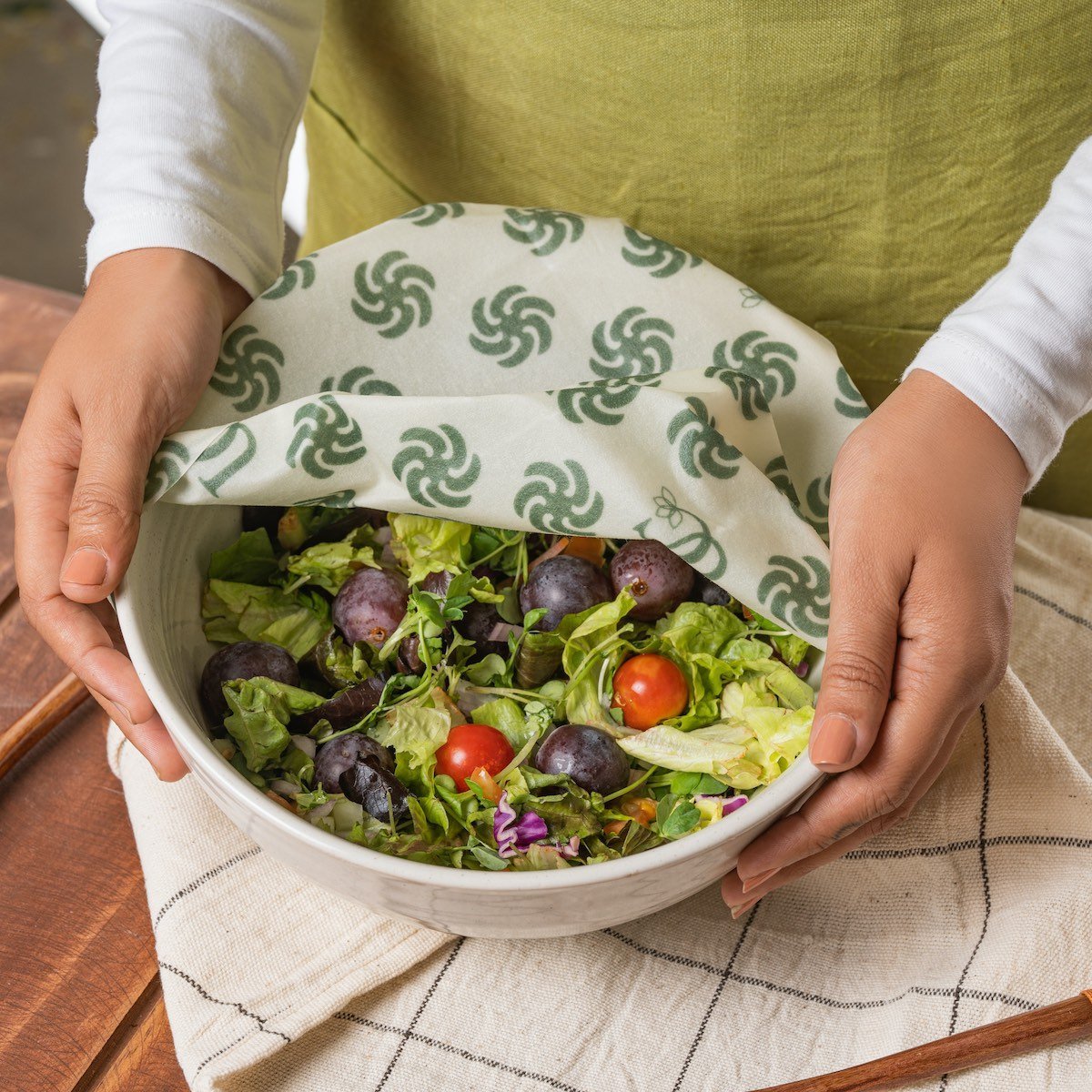 Madhu Wrap Reusable Beeswax Food Wrap 1 Extra Large - 14" x 21" – Food Wraps on Brown Living™. SKU: UC - 120 / MW_1XL_OL. Img 5.