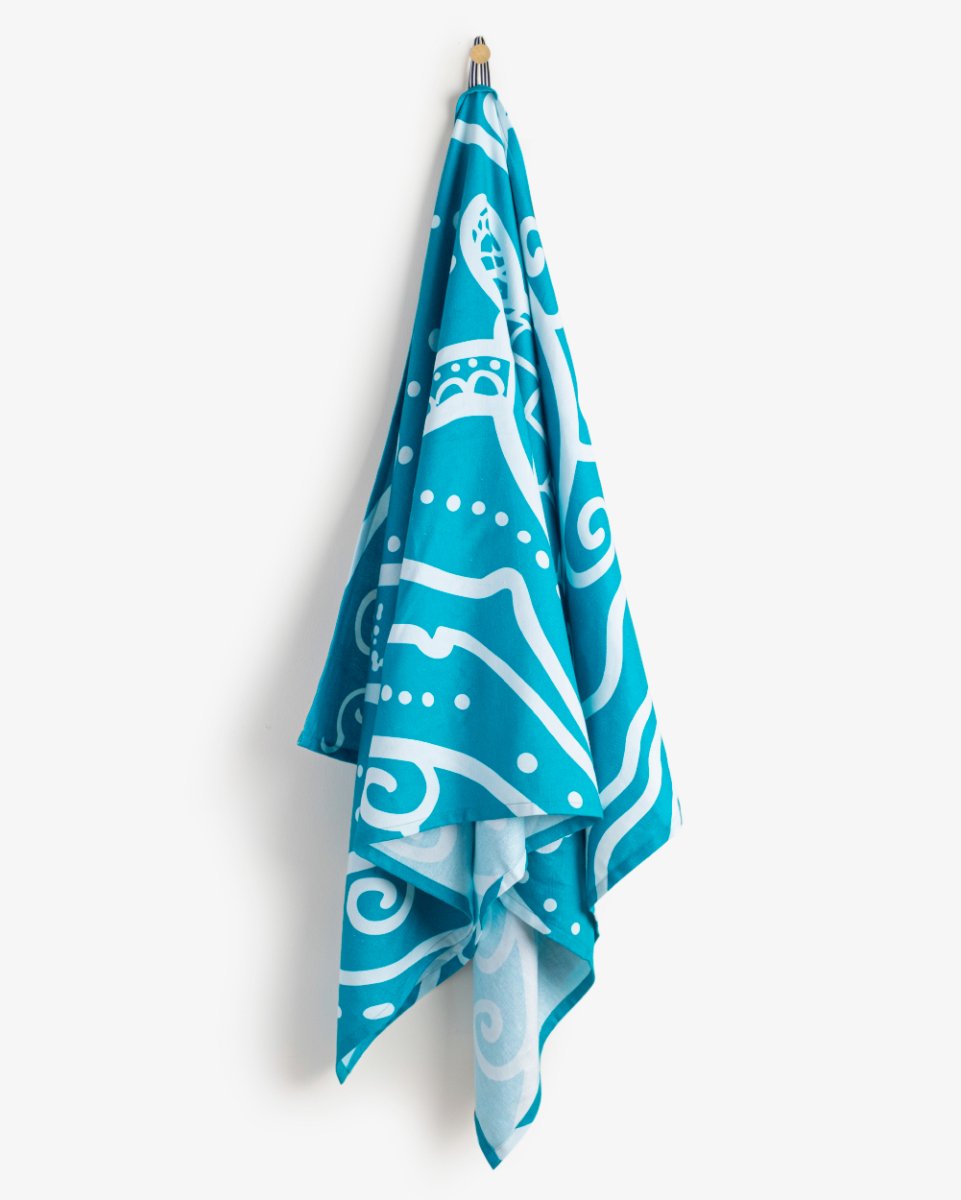 Bamboo & Cotton Blend Printed Bath & Beach Towel | Wild Ocean – Bath Linens on Brown Living™. SKU: PBT006. Img 4.