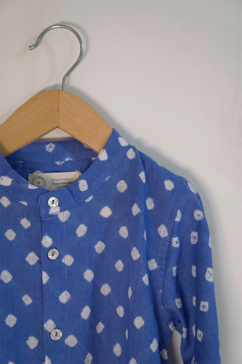 Barefoot Boy' Unisex Relaxed Fit Chinese Collar Bandhani Shirt In Blue | Verified Sustainable by Brown Living™