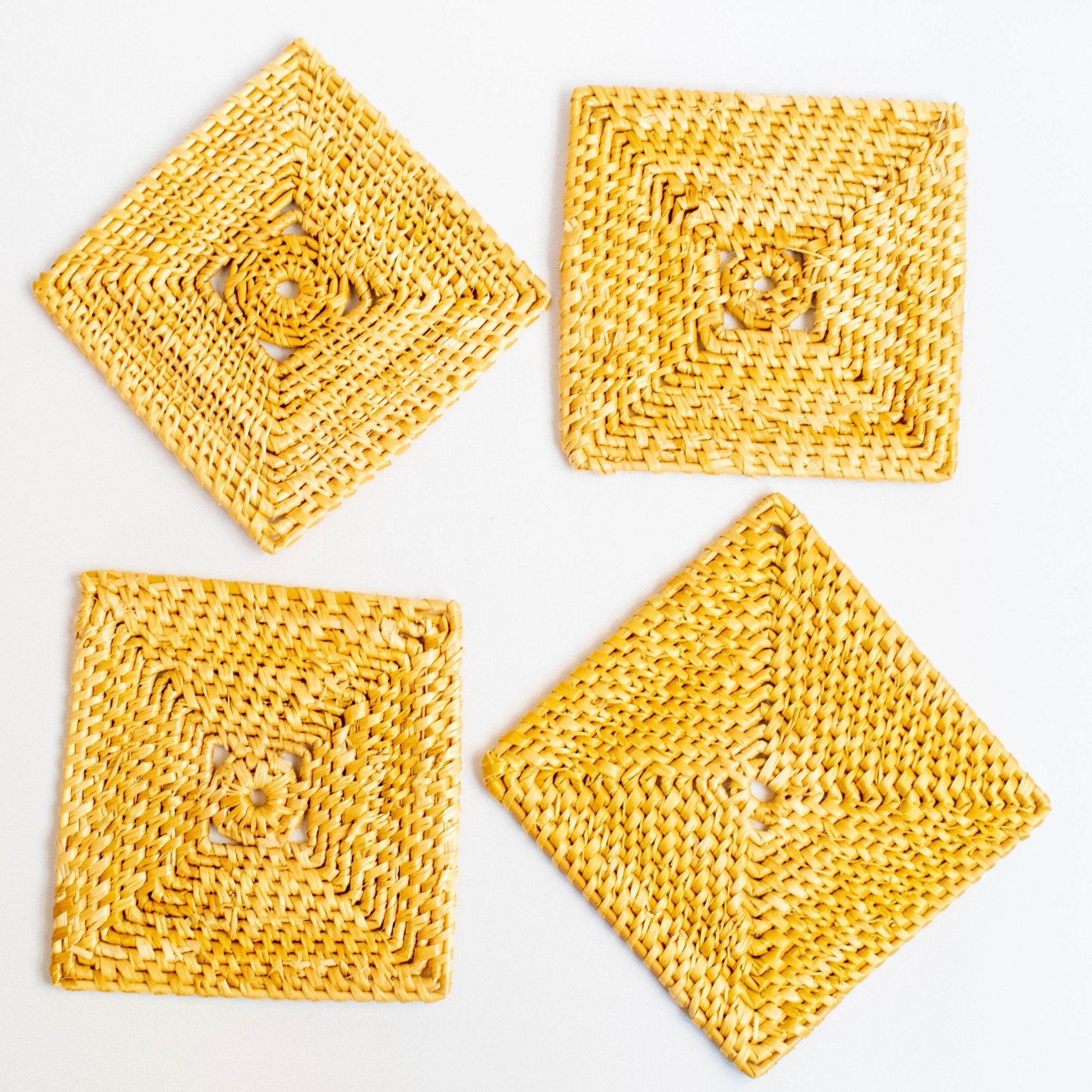 Chokor Sabai Grass Coasters (Set of 4) – Table Decor on Brown Living™. SKU: TC0202. Img 1.