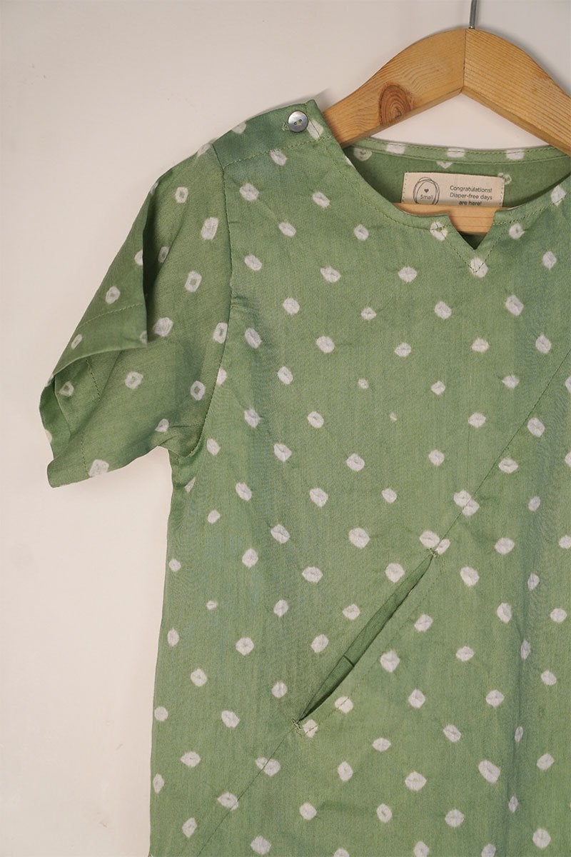 Chuck A Wobbly' Unisex Bandhani Parsi Jhabla T-Shirt In Sea Green | Verified Sustainable by Brown Living™