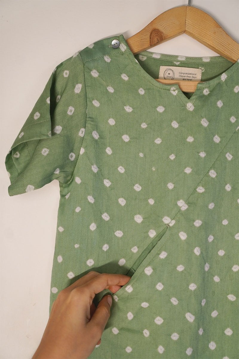 Chuck A Wobbly' Unisex Bandhani Parsi Jhabla T-Shirt In Sea Green | Verified Sustainable by Brown Living™