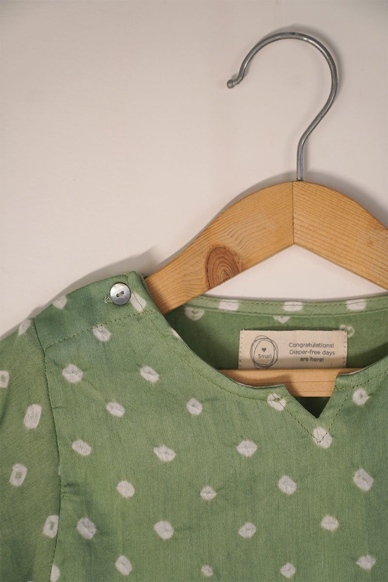 Chuck A Wobbly' Unisex Bandhani Parsi Jhabla T-Shirt In Sea Green | Verified Sustainable by Brown Living™