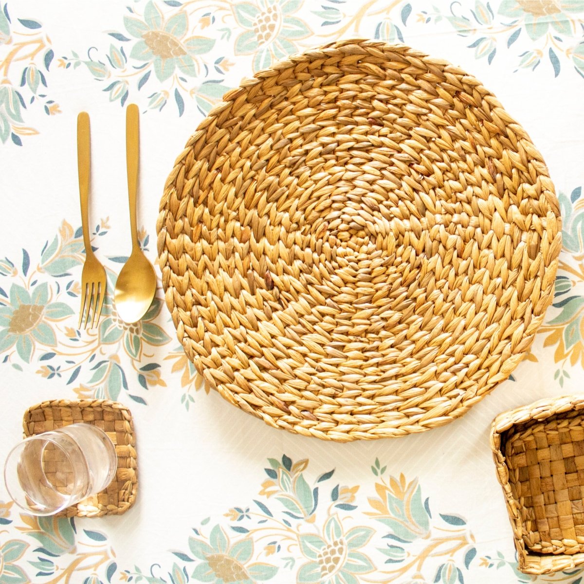 Concentric Weaver Water Hyacinth Mat ( Set Of 6) – Table Essentials on Brown Living™. SKU: SC0110. Img 1.