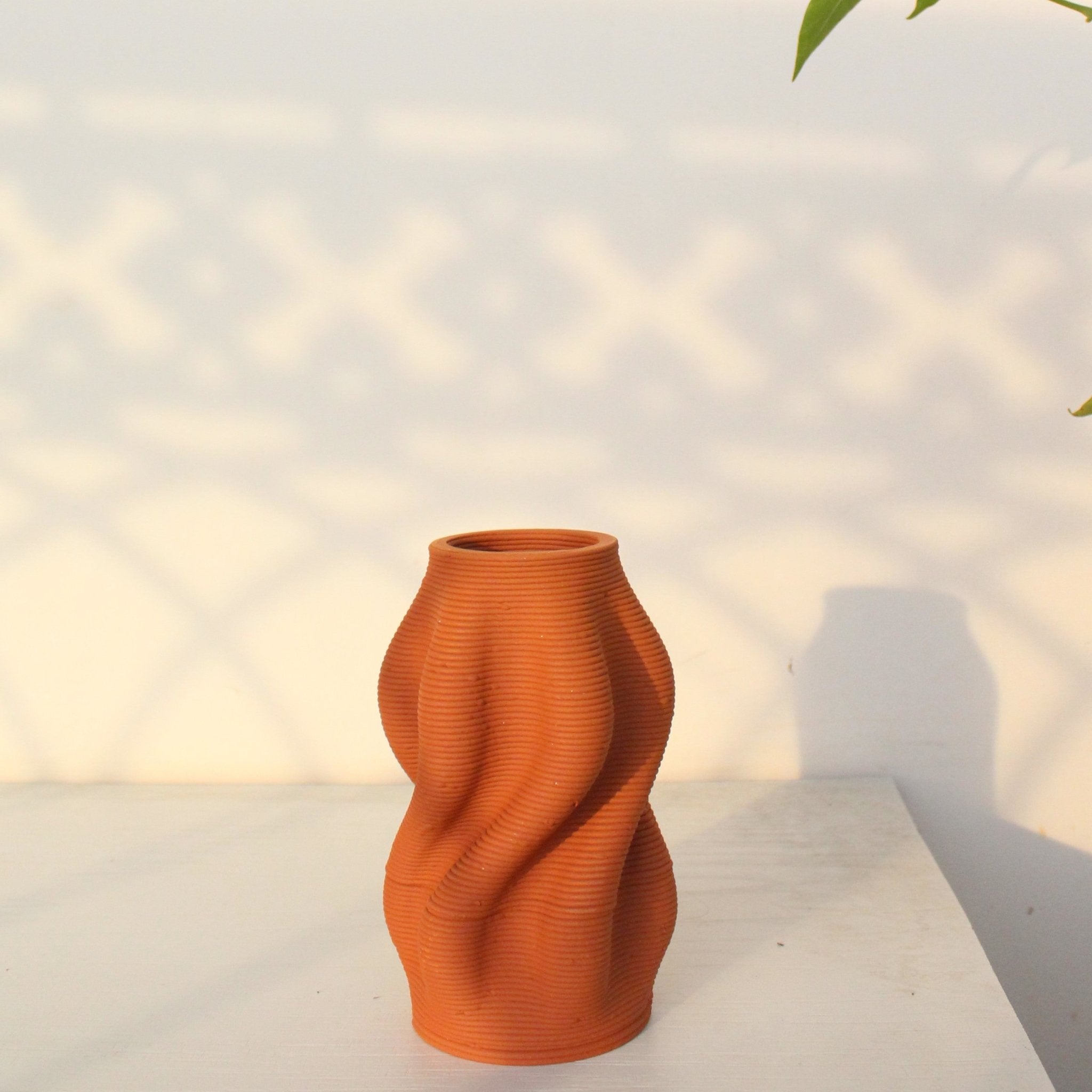 Curvy Tales Terracotta Vase – Vases on Brown Living™. SKU: TTT0108. Img 3.