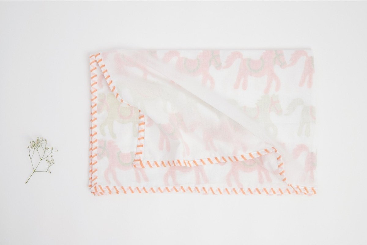 Dohar - I Am Going To The Circus - Peach – Bed Linens on Brown Living™. SKU: 249 - 2907 - 202 - MSY - CDB - 0031E - Peach. Img 4.