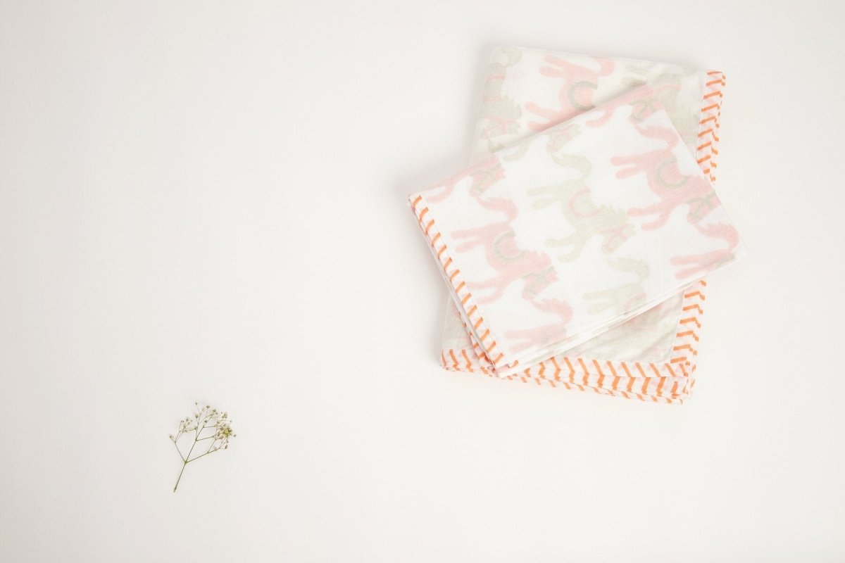 Dohar - I Am Going To The Circus - Peach – Bed Linens on Brown Living™. SKU: 249 - 2907 - 202 - MSY - CDB - 0031E - Peach. Img 6.