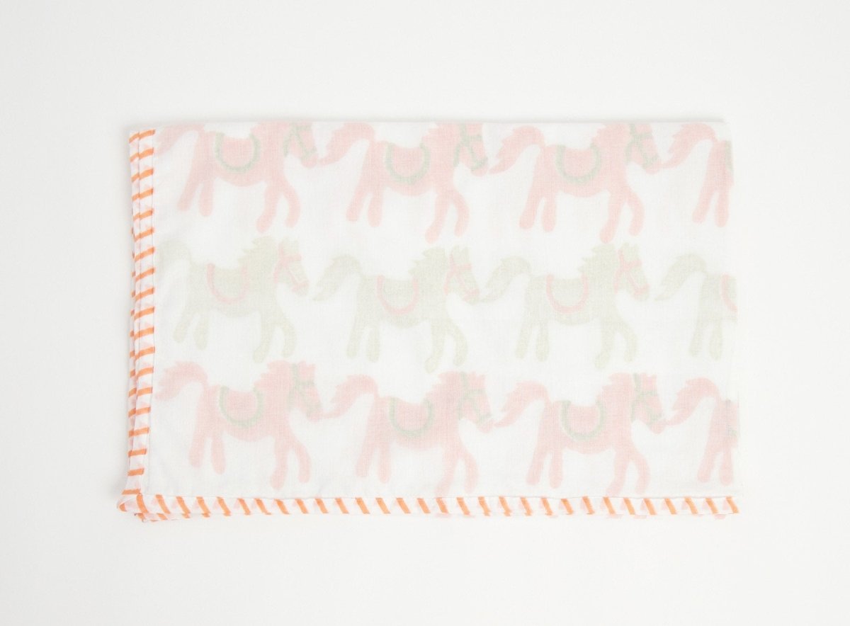 Dohar - I Am Going To The Circus - Peach – Bed Linens on Brown Living™. SKU: 249 - 2907 - 202 - MSY - CDB - 0031E - Peach. Img 1.