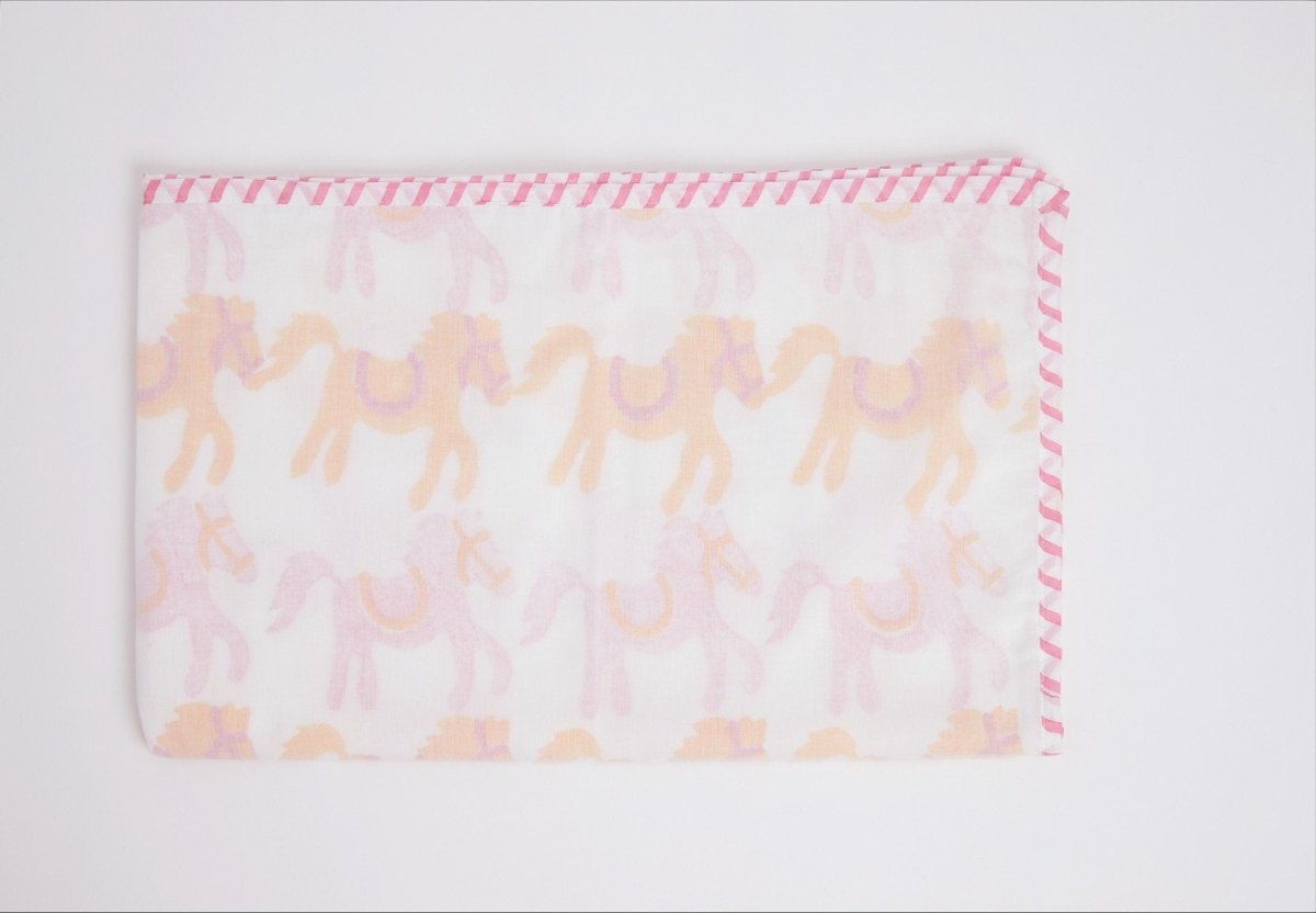 Dohar - I Am Going To The Circus - Pink – Bed Linens on Brown Living™. SKU: 249 - 16163 - MSY - CDB - 0031E - Pink. Img 1.