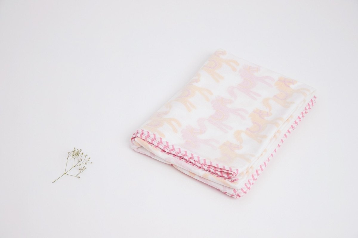 Dohar - I Am Going To The Circus - Pink – Bed Linens on Brown Living™. SKU: 249 - 16163 - MSY - CDB - 0031E - Pink. Img 3.
