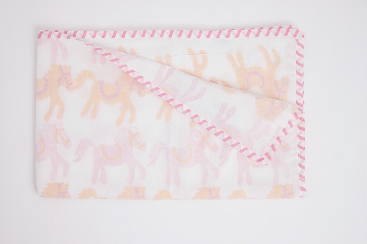 Dohar - I Am Going To The Circus - Pink – Bed Linens on Brown Living™. SKU: 249 - 16163 - MSY - CDB - 0031E - Pink. Img 2.