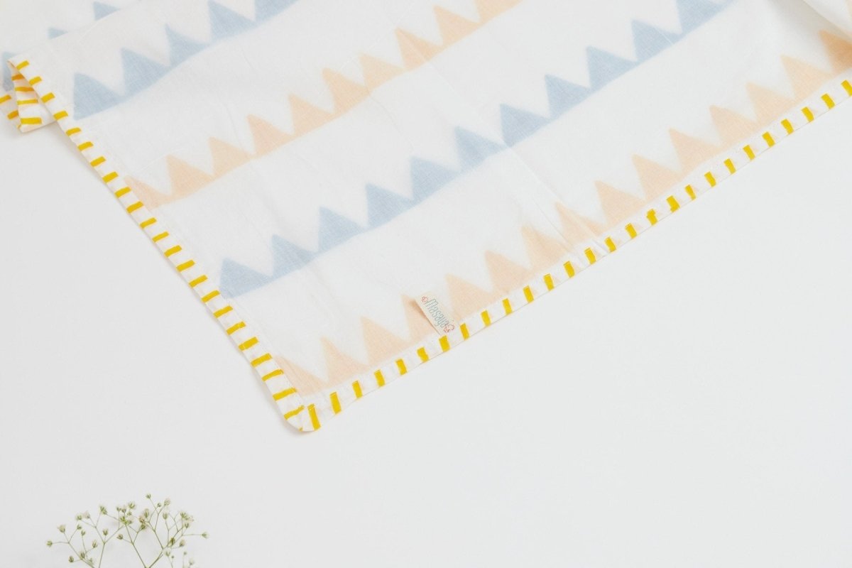 Dohar - My Best Gira Friend The Giraffe – Bed Linens on Brown Living™. SKU: 249 - 16103 - MSY - CDB - 0031A - BlueTri. Img 12.