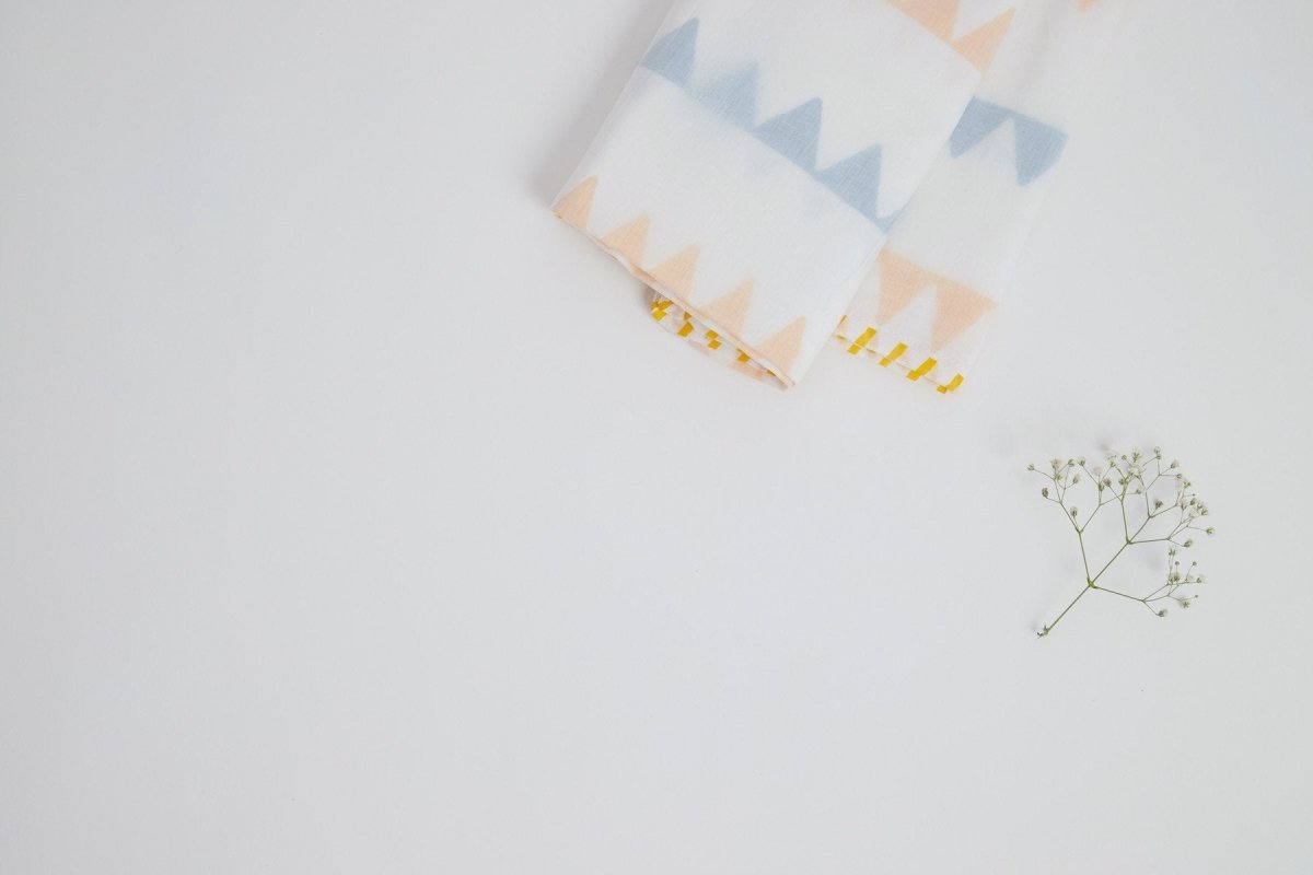 Dohar - My Best Gira Friend The Giraffe – Bed Linens on Brown Living™. SKU: 249 - 16103 - MSY - CDB - 0031A - BlueTri. Img 4.