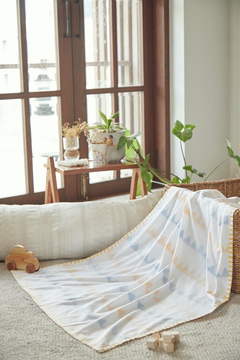 Dohar - My Best Gira Friend The Giraffe – Bed Linens on Brown Living™. SKU: 249 - 16103 - MSY - CDB - 0031A - BlueTri. Img 2.
