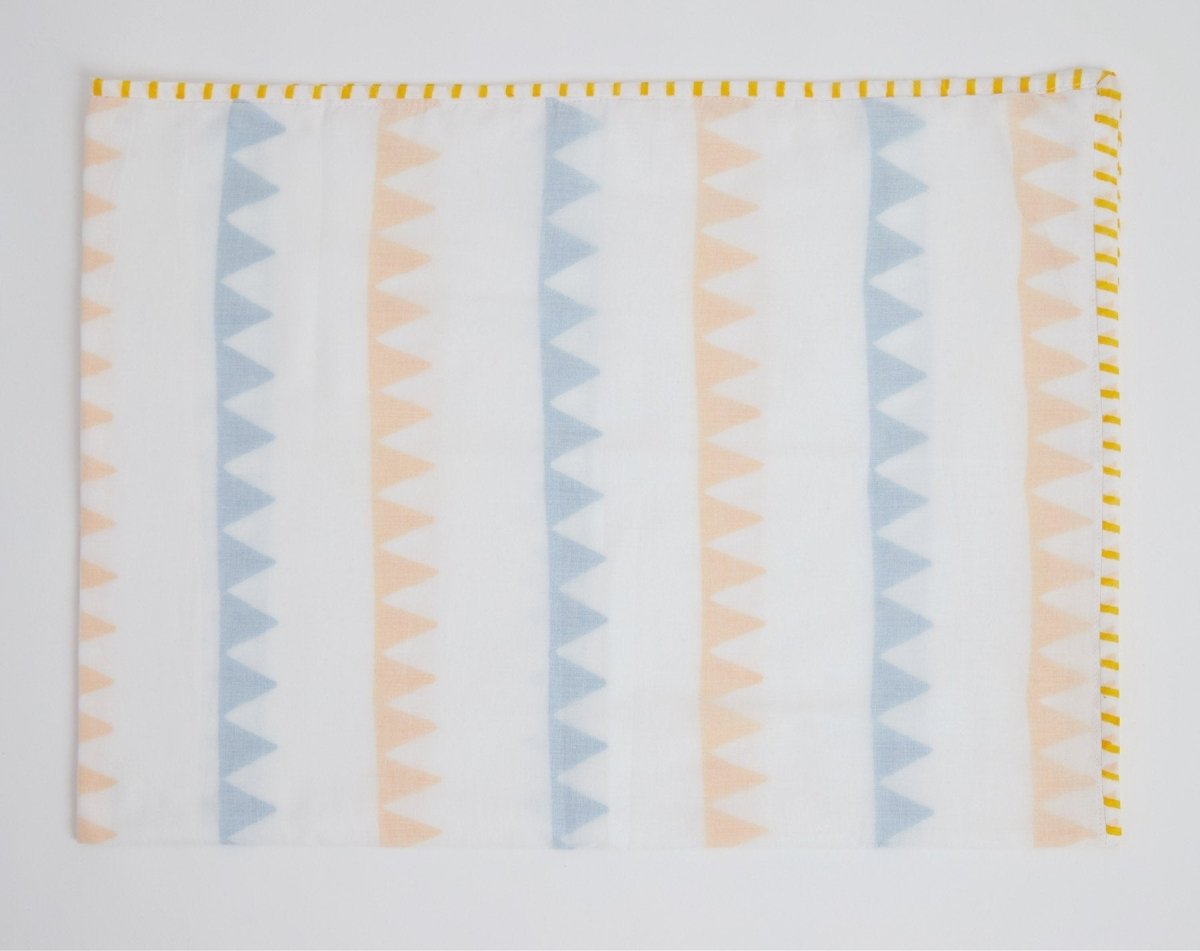 Dohar - My Best Gira Friend The Giraffe – Bed Linens on Brown Living™. SKU: 249 - 16103 - MSY - CDB - 0031A - BlueTri. Img 3.
