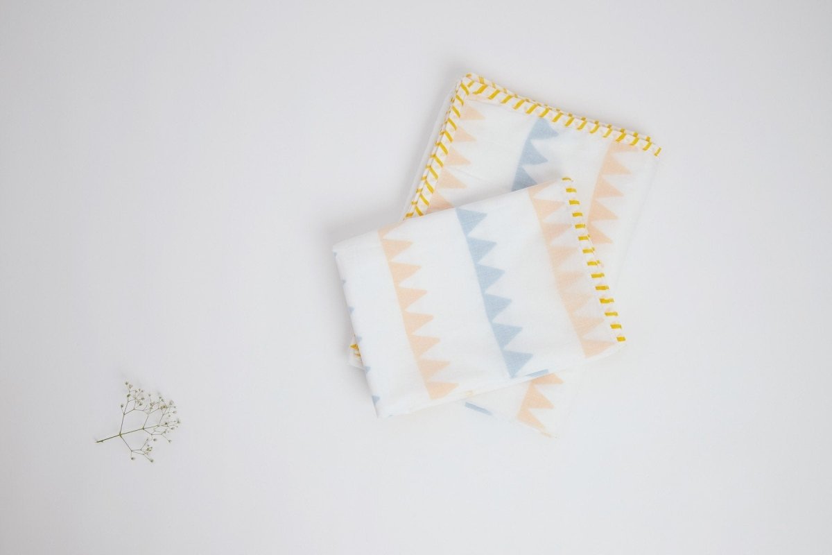 Dohar - My Best Gira Friend The Giraffe – Bed Linens on Brown Living™. SKU: 249 - 16103 - MSY - CDB - 0031A - BlueTri. Img 6.