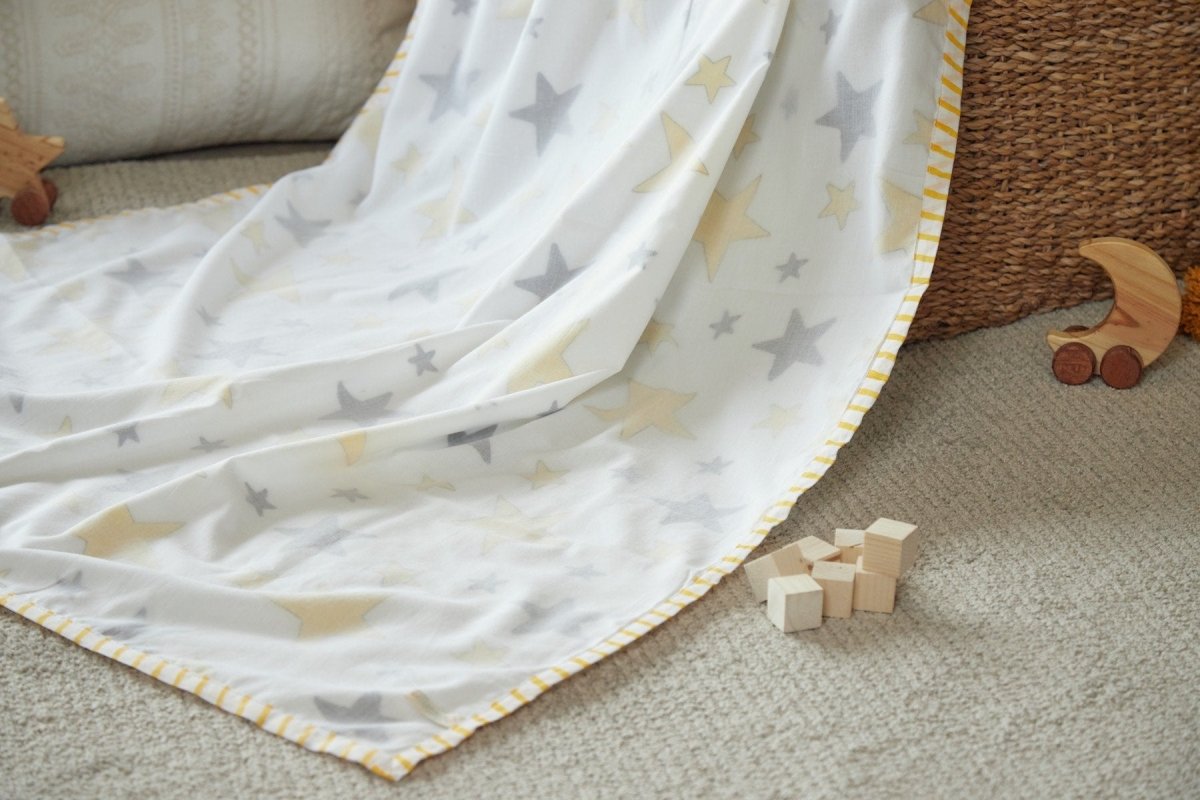 Dohar - Superbaby Flies Over Town – Bed Linens on Brown Living™. SKU: 249 - 16139 - MSY - CDB - 0031C - Black. Img 14.