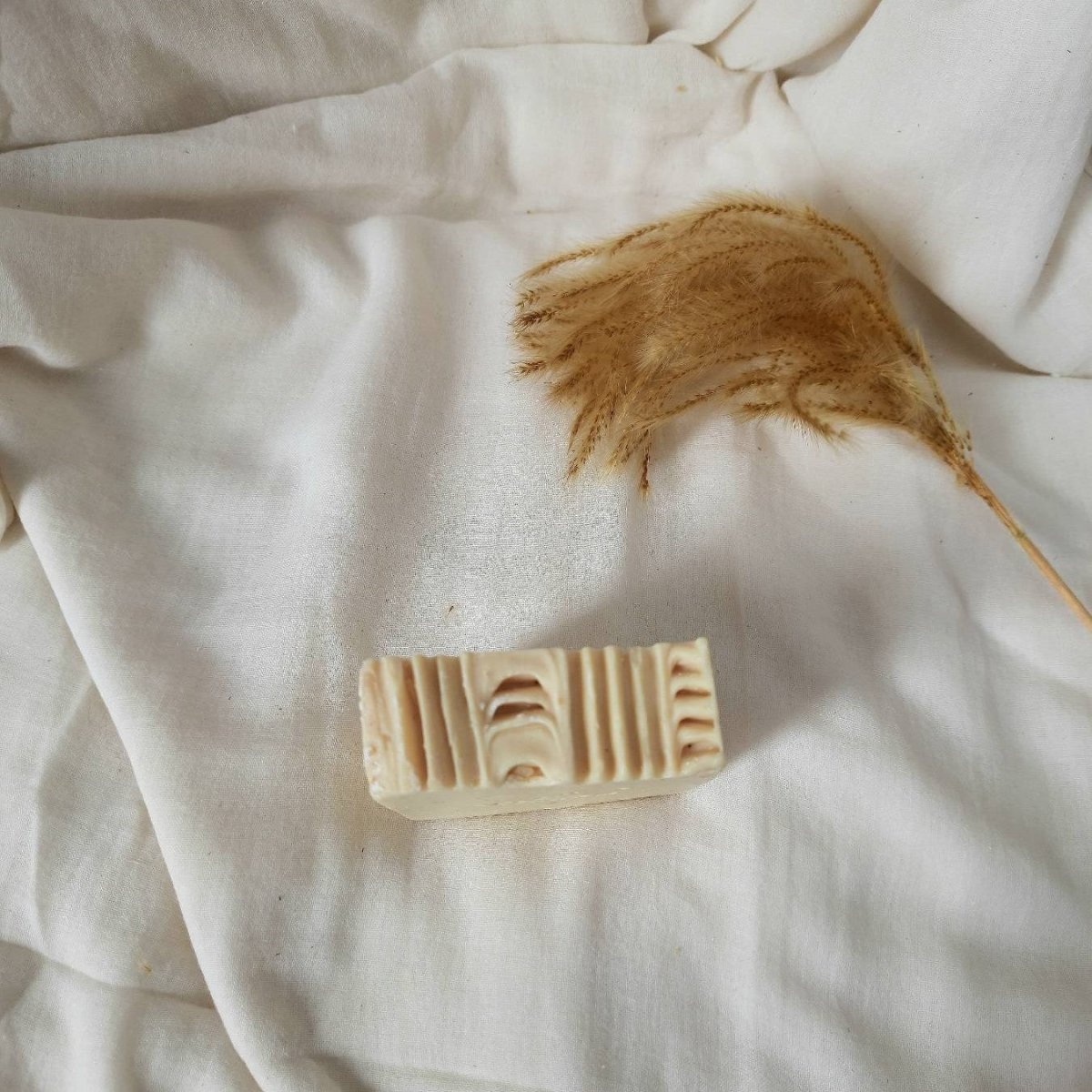 Inayah Oatmeal and Almond Oil Soap – Body Soap on Brown Living™. SKU: INACOL10009. Img 3.