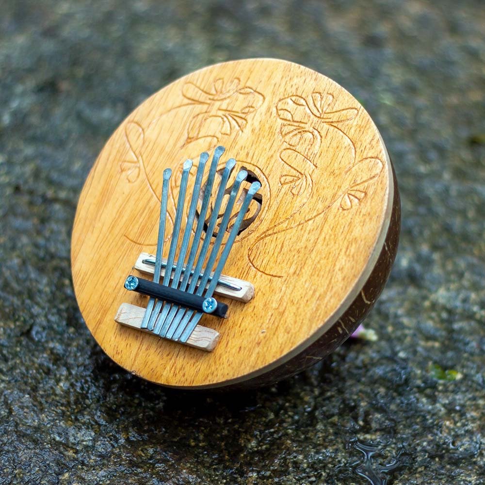 Kalimba 7 keys - Plain engraved Iguana | Verified Sustainable by Brown Living™