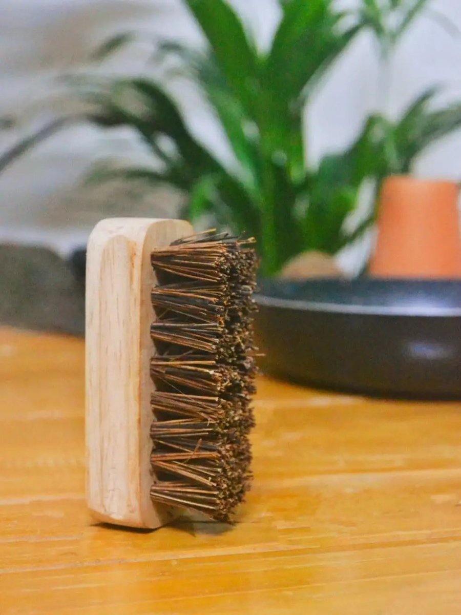 Kitchen Hard Scrub Brush – Cleaning Products on Brown Living™. SKU: AS - KHSB - 001. Img 2.