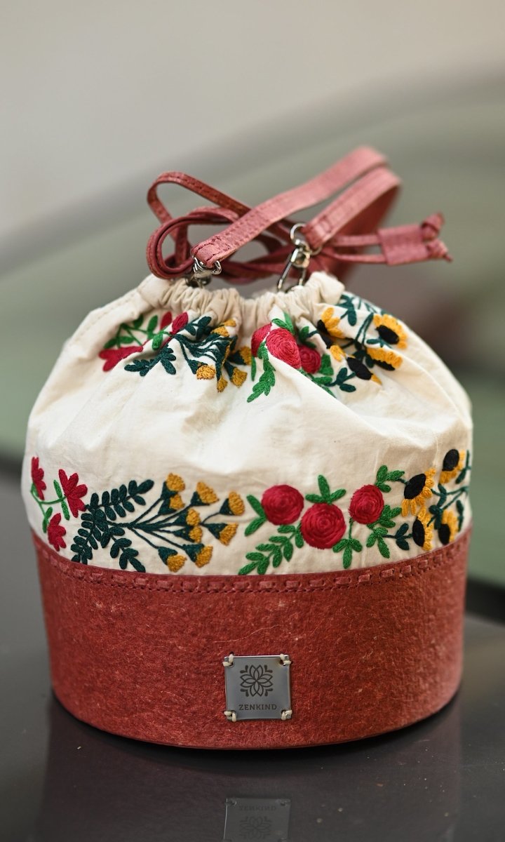 Natural Jhola Bag | Made of coconut leather – Womens Handbag on Brown Living™. SKU: ZK15/SDB - 11635265. Img 1.