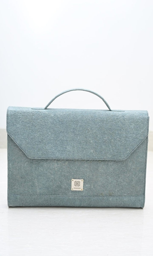 Buy Natural Laptop Bag | 36 x 25.5 x 3 cm | Made of coconut leather | Shop Verified Sustainable Laptop Sleeve on Brown Living™