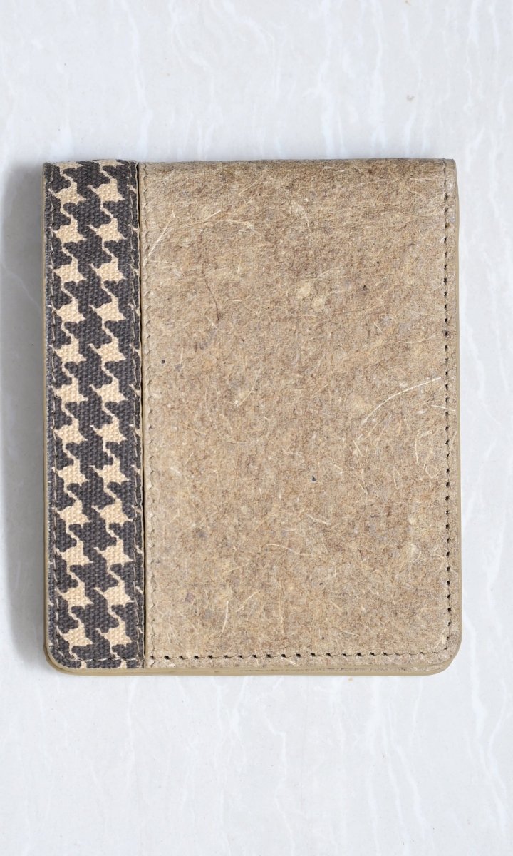 Natural Mens Wallet | Made of coconut leather – Mens Wallet on Brown Living™. SKU: ZK8/SDW - 685_24BL11922. Img 2.