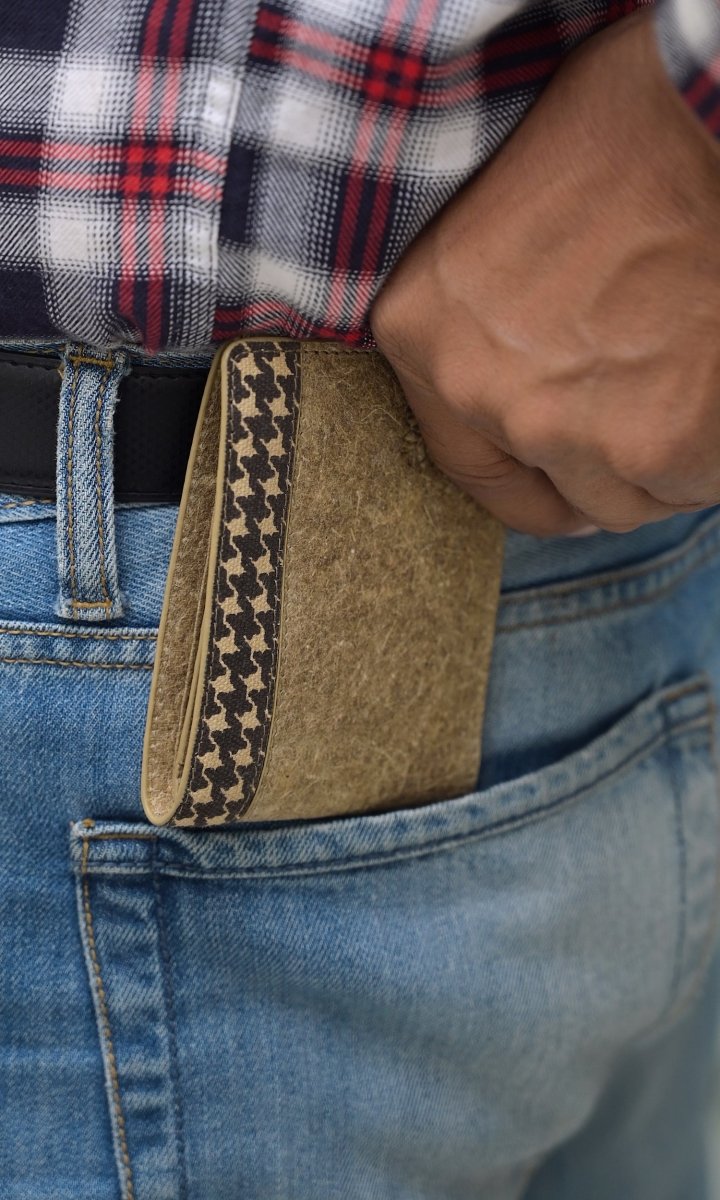 Natural Mens Wallet | Made of coconut leather – Mens Wallet on Brown Living™. SKU: ZK8/SDW - 685_24BL11922. Img 1.