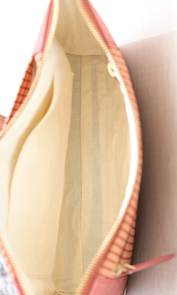 Natural Travel Kit | Made of Coconut Leather – Travel Accessories on Brown Living™. SKU: ZK7/SDB - 1223. Img 5.