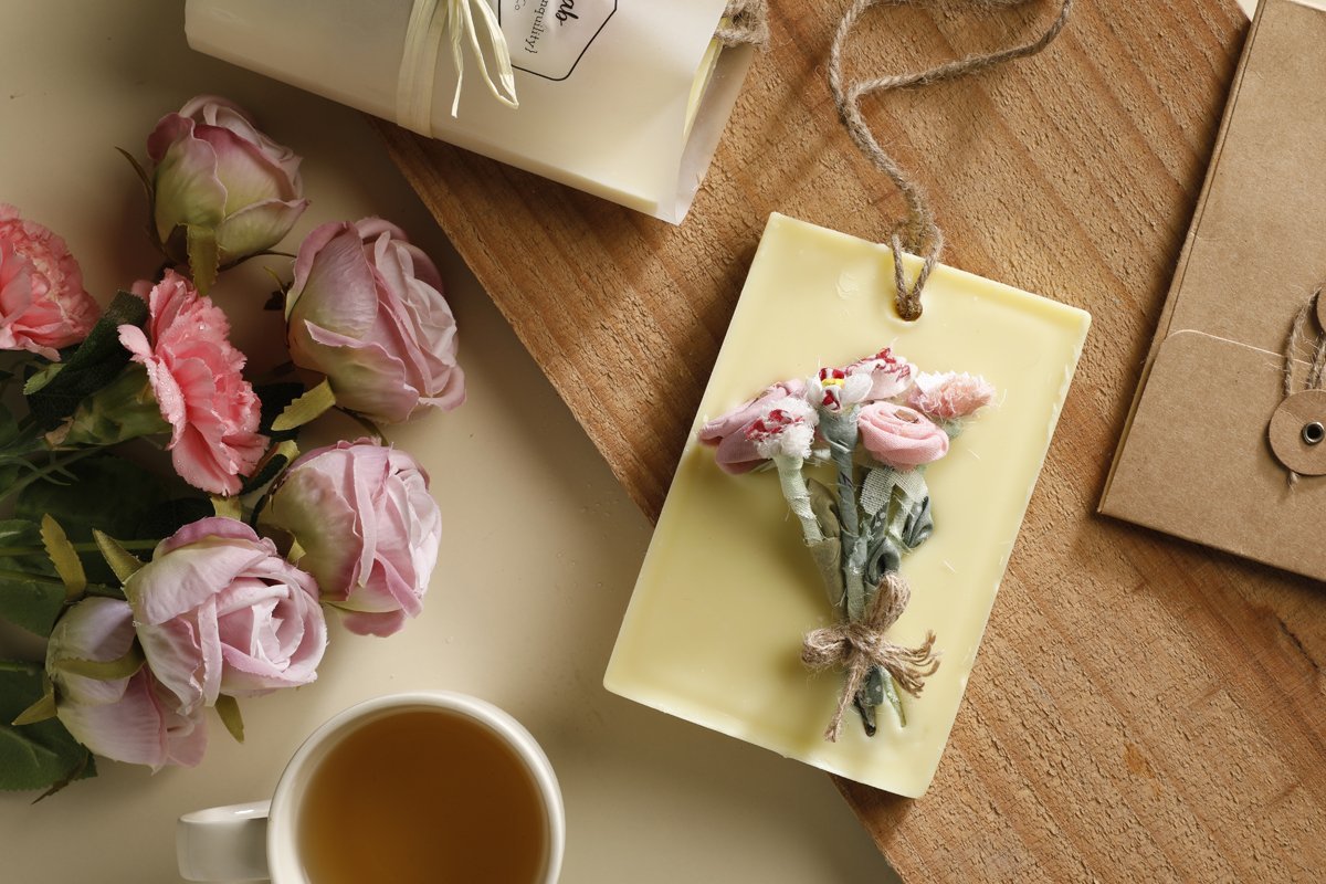 Natural Wax scented Tablet - Aroma of Neroli and Rose - Peach | Verified Sustainable by Brown Living™