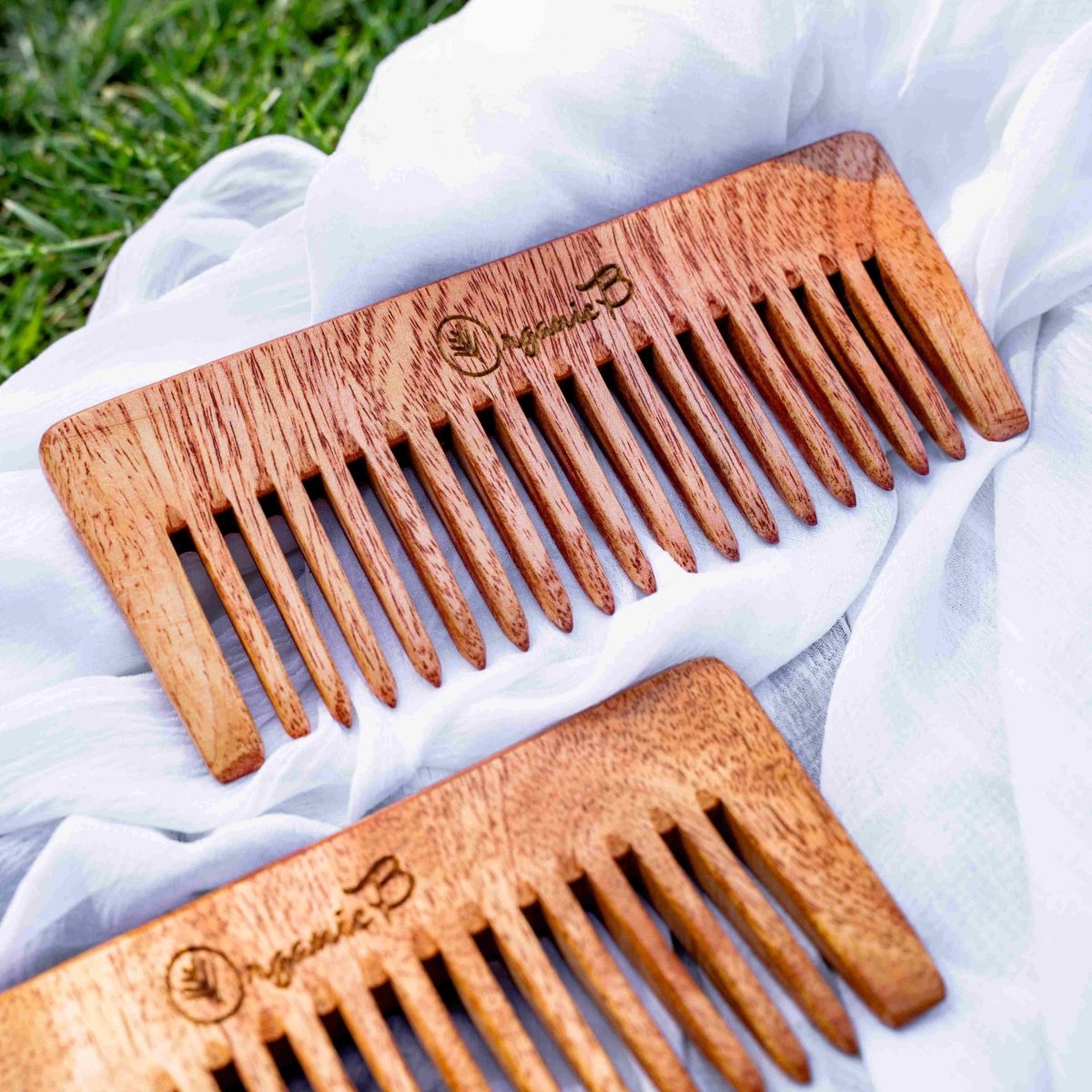 Neem Shampoo Comb and Detangling comb | Verified Sustainable by Brown Living™