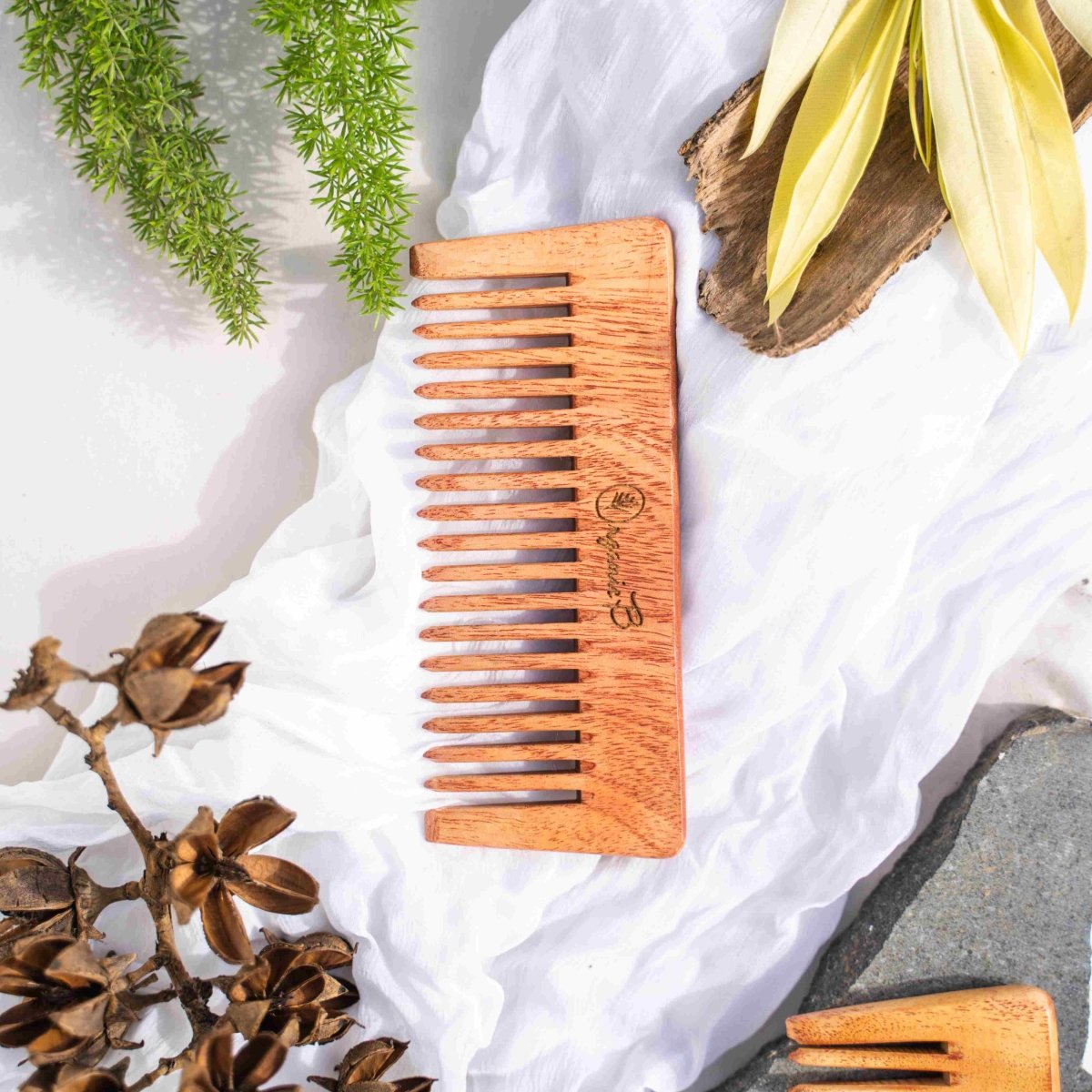 Neem Shampoo Comb and Detangling comb | Verified Sustainable by Brown Living™