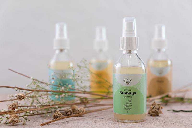 Numaya Purifying Face Mist for Acne Prone Skin 100ml – Face Toner on Brown Living™. SKU: 231 - 09509 - FM - NY - 01. Img 2.